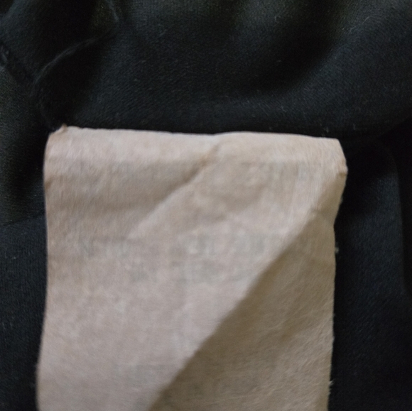 ADRIANNA PAPELL ruched black vneck midi dress with half sleeves. Size 4 - Picture 9 of 11